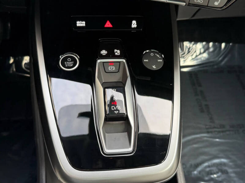 2024 Audi Q4 e-tron quattro Prestige 50