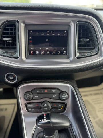 2019 Dodge Challenger SXT