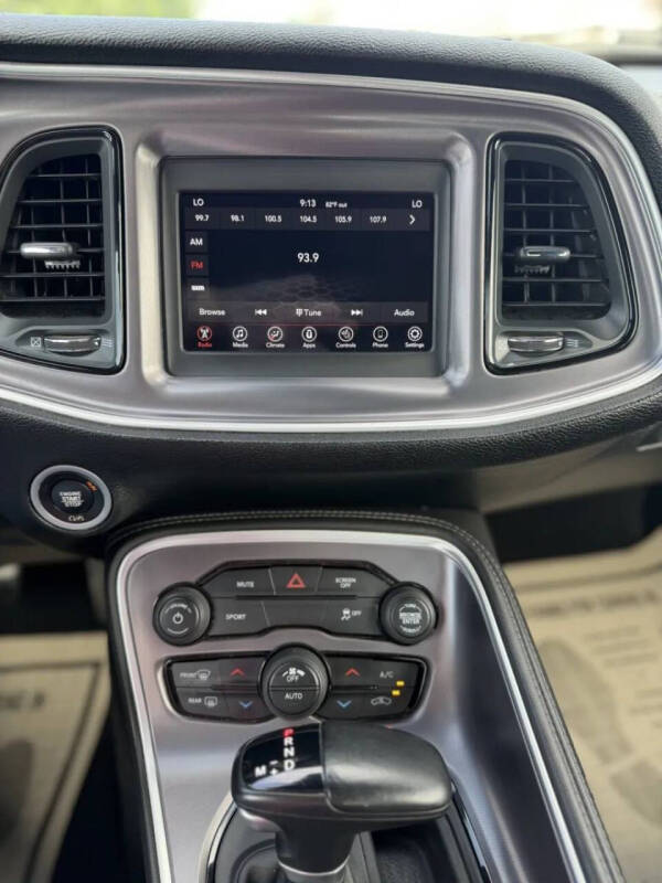 2019 Dodge Challenger SXT