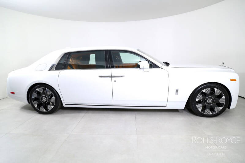 2024 Rolls-Royce Phantom EWB