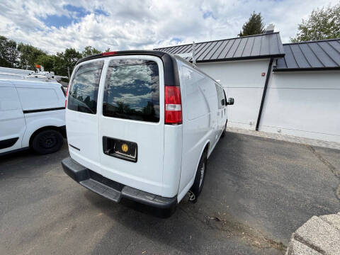 2021 Chevrolet Express 2500