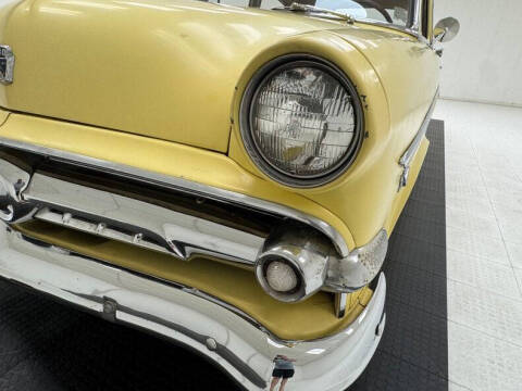 1954 Ford Crestline