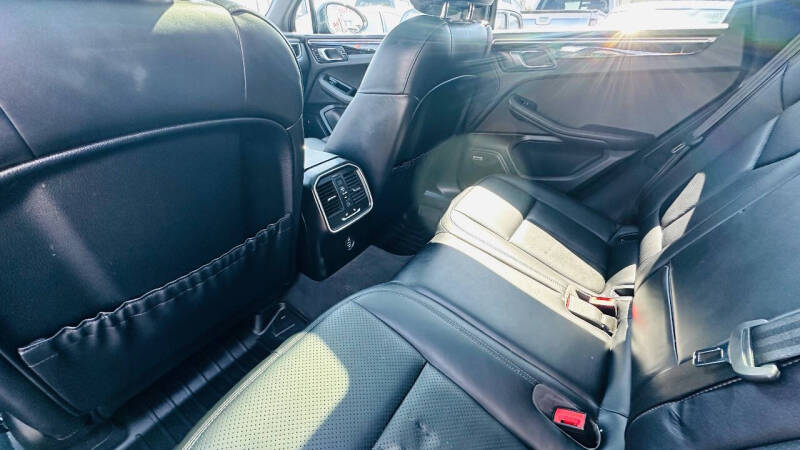 2018 Porsche Macan S