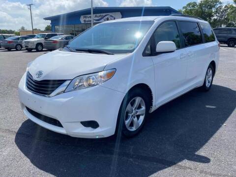 2013 Toyota Sienna for sale at River Auto Sales in Tappahannock VA