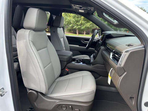 2025 GMC Yukon Elevation