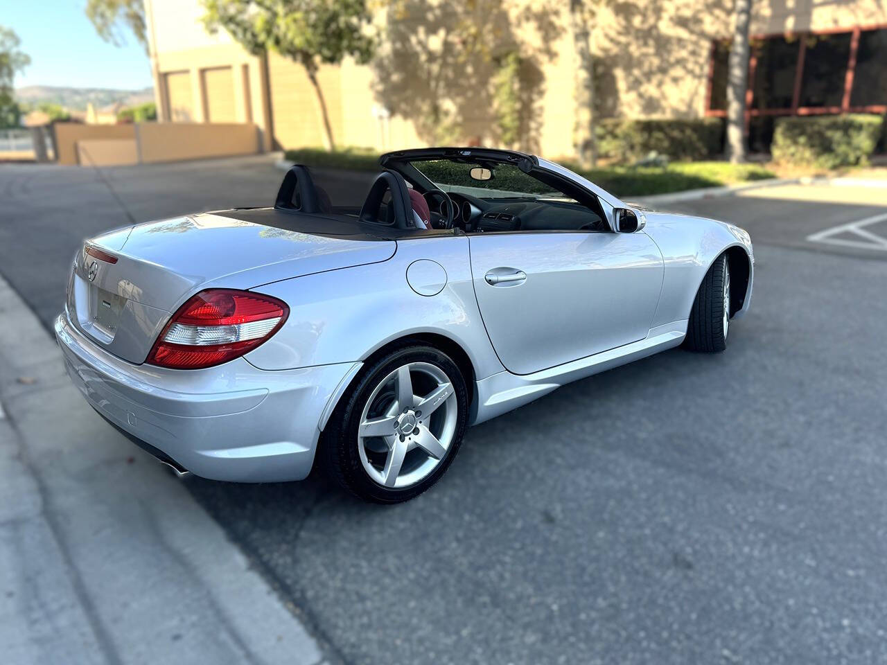 2006 Mercedes-Benz SLK for sale at DE AUTOS INC in San Juan Capistrano, CA