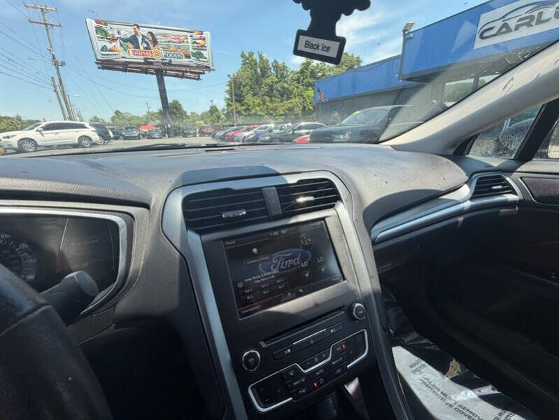 2016 Ford Fusion SE