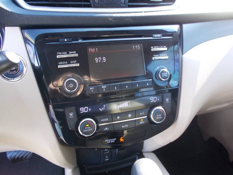 2016 Nissan Rogue SV