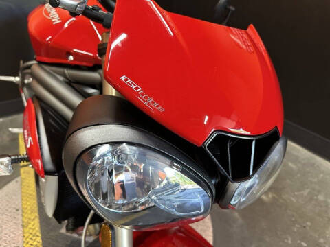 2017 Triumph Speed Triple S ABS Diablo Red