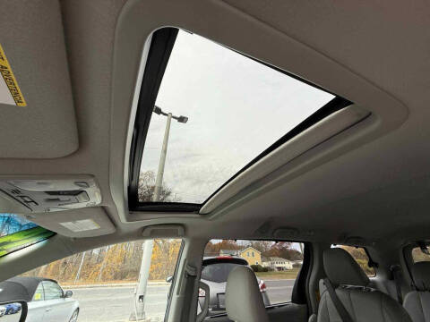 2014 Toyota Sienna XLE 7-Passenger