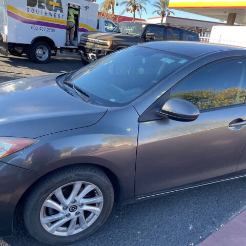 2013 Mazda MAZDA3 i Touring photo 2