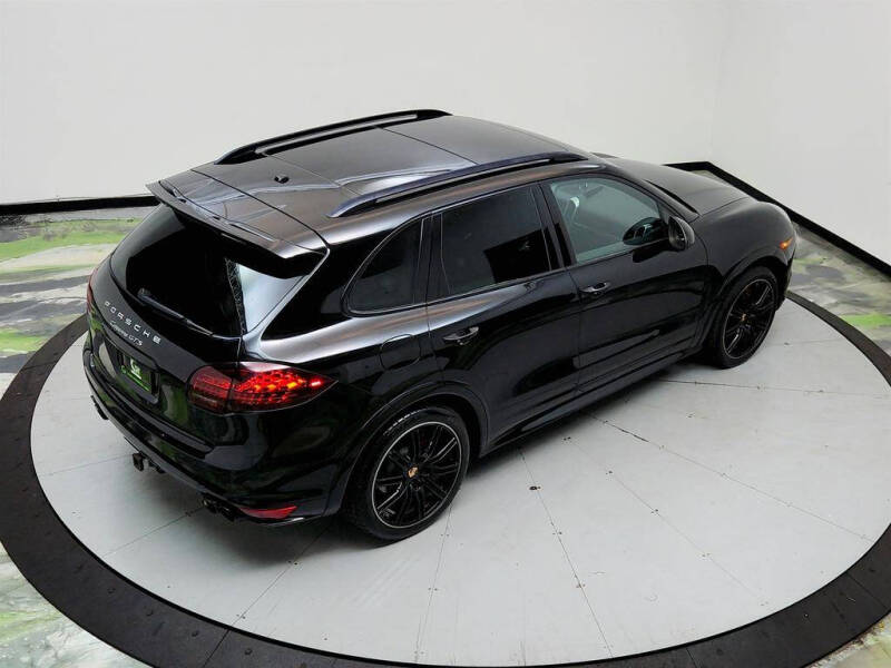 2013 Porsche Cayenne GTS