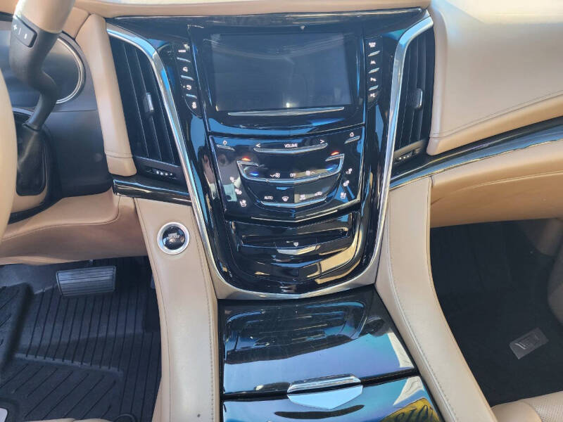 2018 Cadillac Escalade Platinum