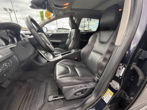 2017 Volvo XC60 T6 Dynamic