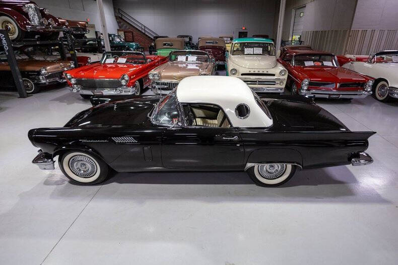 1957 Ford Thunderbird