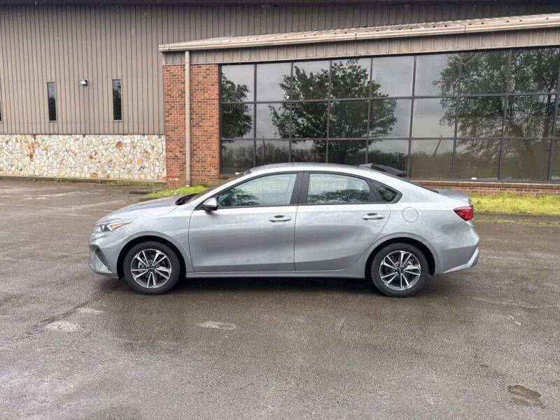Used 2024 Kia Forte LXS with VIN 3KPF24AD5RE777985 for sale in Maysville, KY
