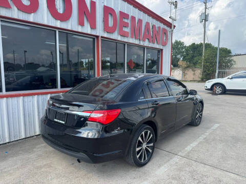 2013 Chrysler 200 Touring