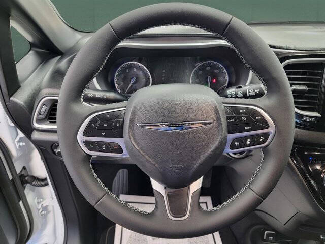 2026 Chrysler Voyager LX