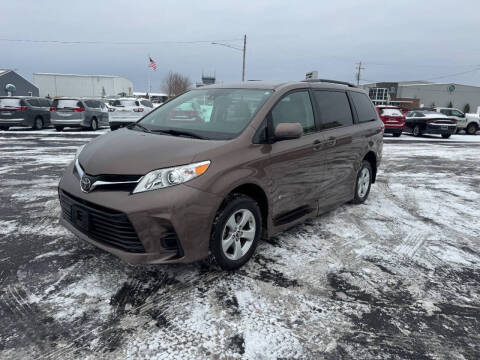 2018 Toyota Sienna LE Mobility 7-Passenger