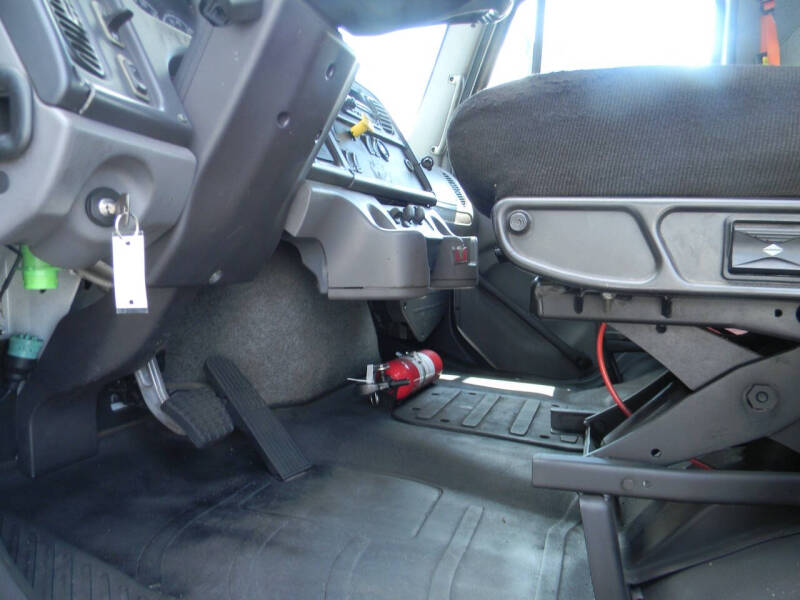 2014 Freightliner M2 106