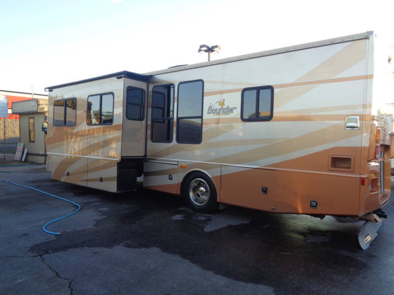 2008 Freightliner XCS Chassis