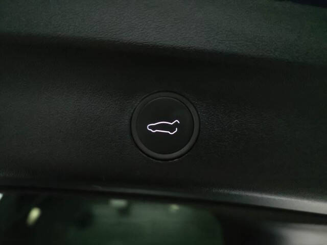2024 Tesla Model Y Performance