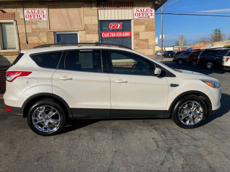 2016 Ford Escape SE's photo