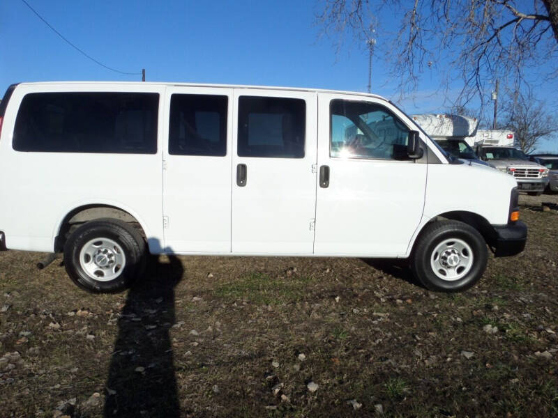 2011 Chevrolet Express Passenger for sale at AUTO FLEET REMARKETING, INC. in Van Alstyne TX