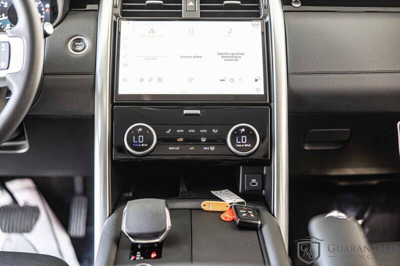 2024 Land Rover Discovery P300 S