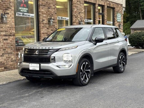 2022 Mitsubishi Outlander for sale at The King of Credit in Clifton Park NY