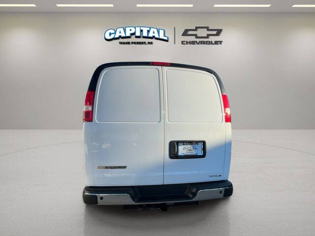 2025 Chevrolet Express 2500