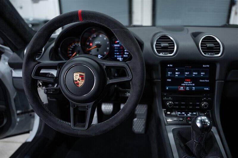 2021 Porsche 718 Cayman GT4