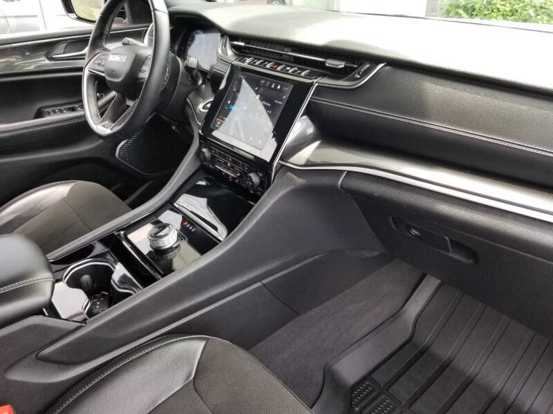 2022 Jeep Grand Cherokee L Altitude