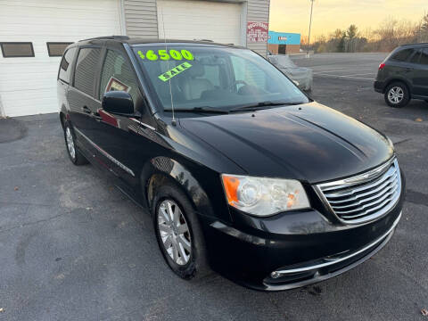 2013 Chrysler Town and Country for sale at Uptown Auto in Fulton NY