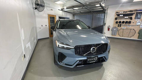 2023 Volvo XC60 B5 Plus Dark Theme