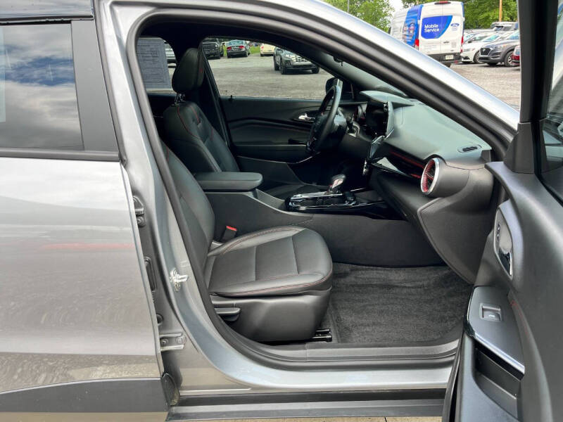 2025 Chevrolet Trax RS
