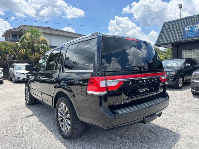 2017 Lincoln Navigator Select