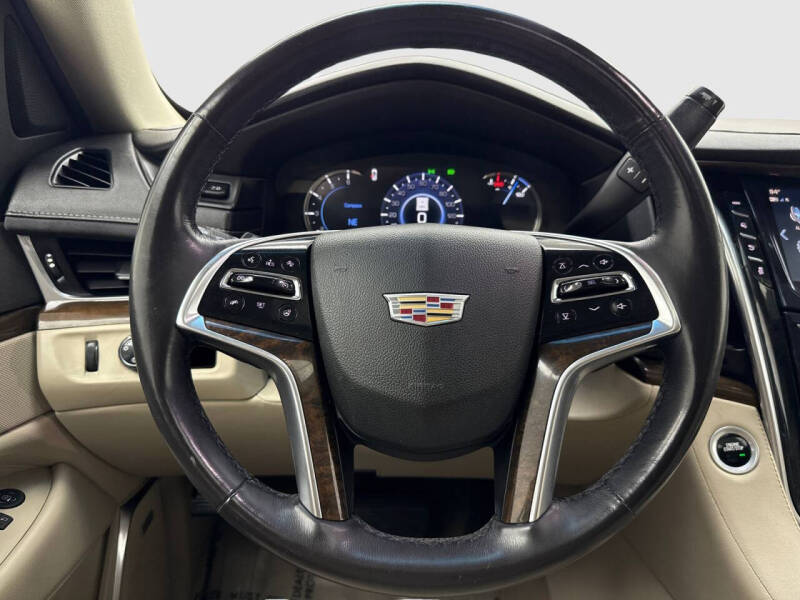 2018 Cadillac Escalade Luxury