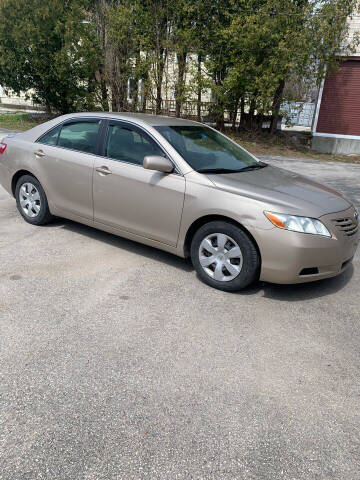 2007 Toyota Camry for sale at GARROW AUTO SALES in Pittsford VT