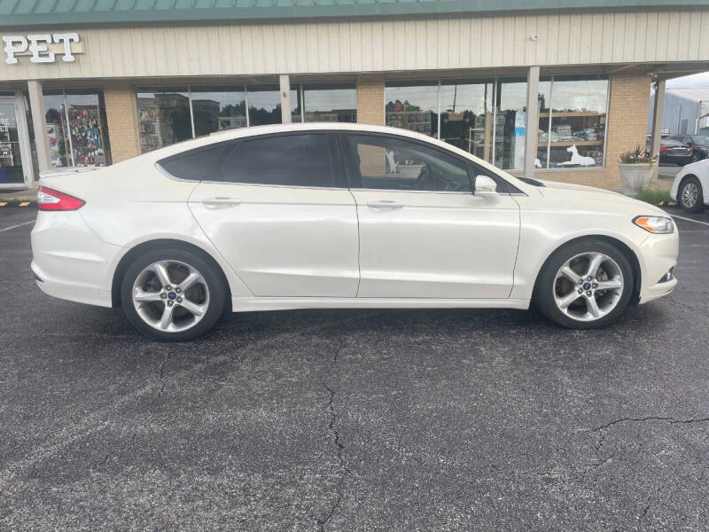 2016 Ford Fusion SE