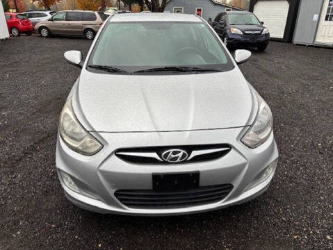 2012 Hyundai Accent SE