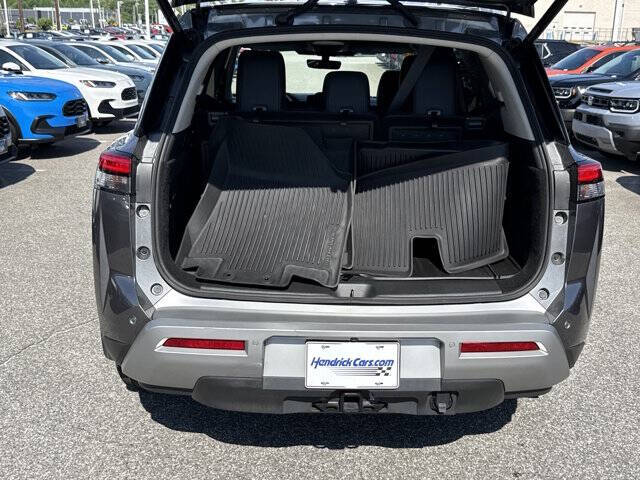 2025 Nissan Pathfinder Platinum