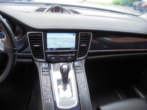 2015 Porsche Panamera 4
