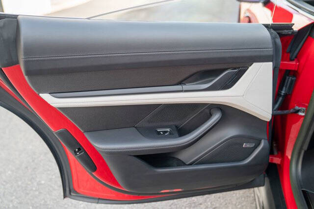 2022 Porsche Taycan 29