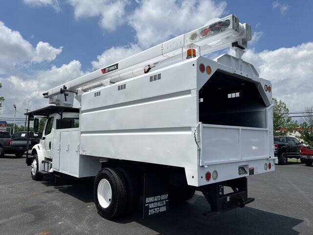 2017 Freightliner M2 106