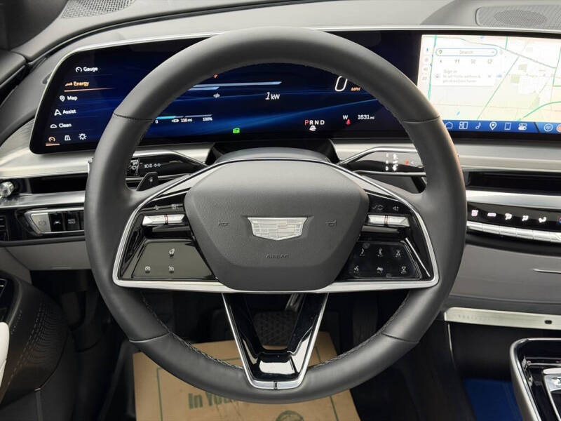 2025 Cadillac LYRIQ Luxury 1