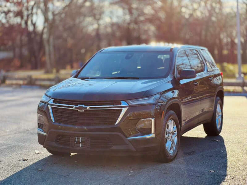 2022 Chevrolet Traverse LS's photo