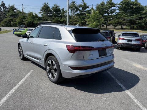 2021 Audi e-tron quattro Premium