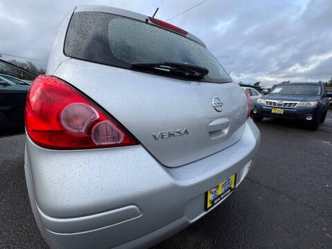 2010 Nissan Versa 1.8 S