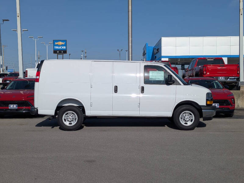 2025 Chevrolet Express 2500